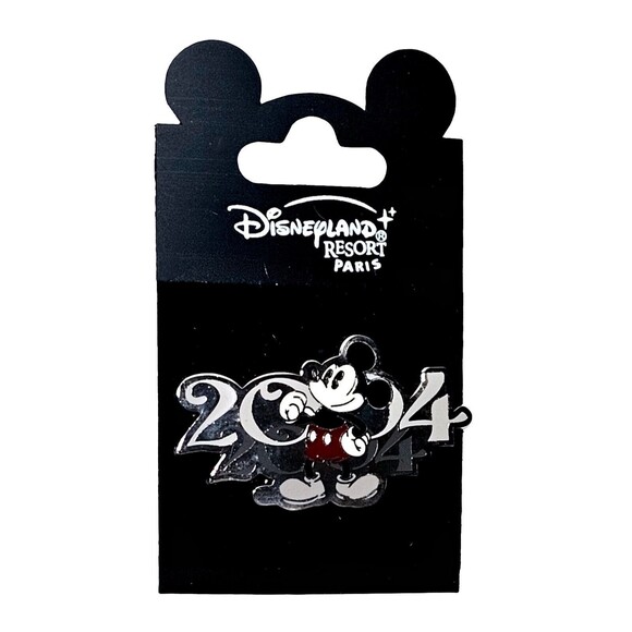 Disney Resort Paris 2004 Pin & Sticker Allstars Mickey Mouse USA LOT New Vintage - Picture 1 of 7